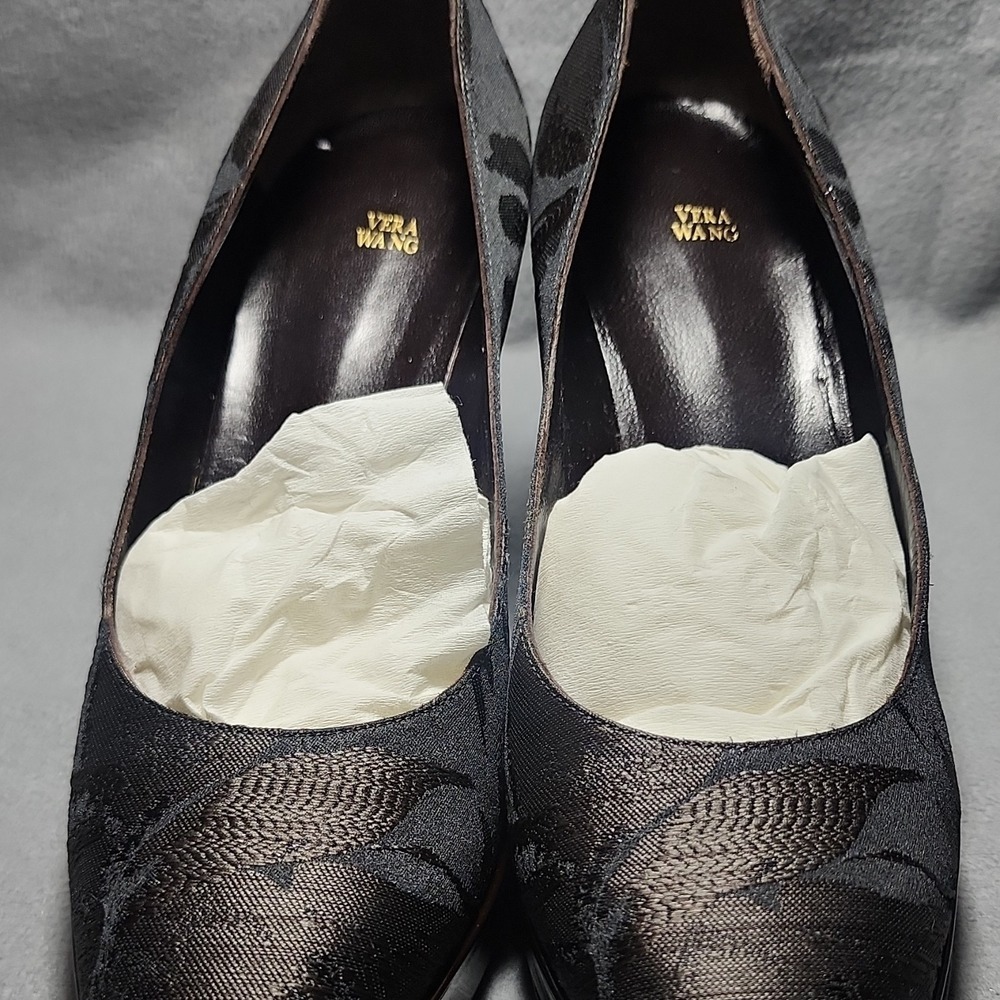vera wang pumps black floral fabric round toe slip on block heel
